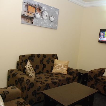 Knightsbridge Hotel Икеджа Екстериор снимка